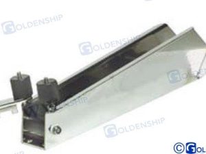 BOW ROLLER WITH ANCHOR LOCK